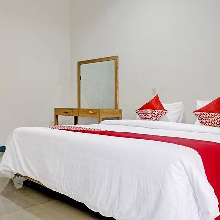 Oyo 90483 Homestay Permata Syariah Bangko Exterior foto