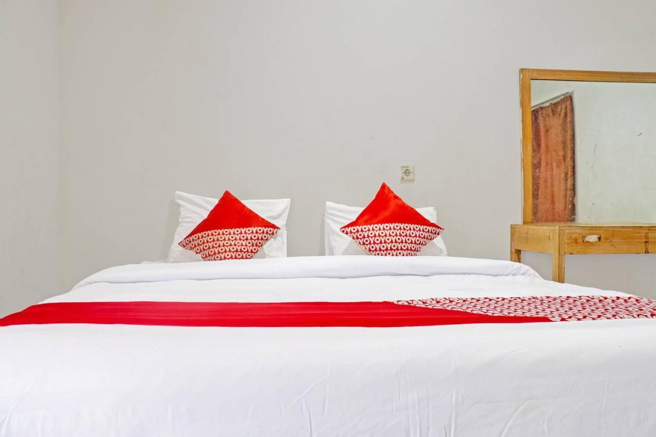 Oyo 90483 Homestay Permata Syariah Bangko Exterior foto